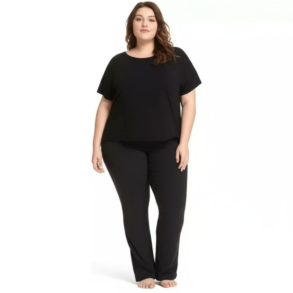 NWOT Torrid Crew Neck Cropped‎ T-Shirt Slim Fit Black 4X